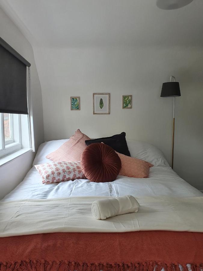 Grade I Listed Luxury Apartment In Hertfordshire Ware Eksteriør billede